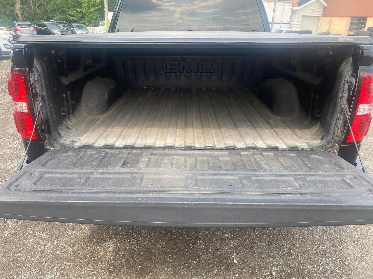2018 GMC Sierra 1500 SLE - Photo #8