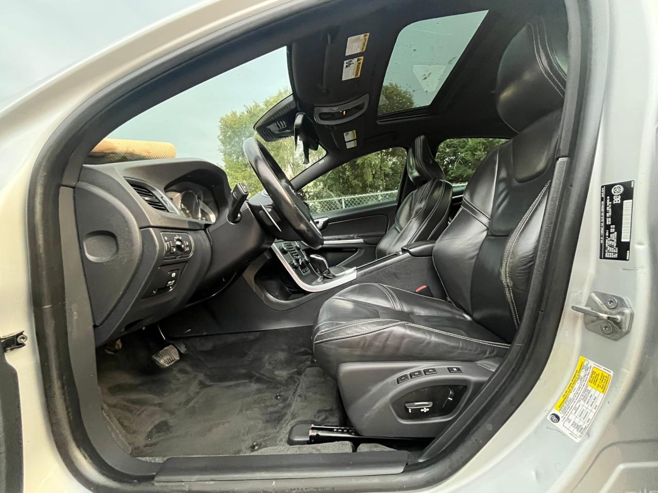 2015 Volvo S60 T6 Premier Plus-BLUETOOTH-BK.CAM-LTHER-SUNROOF - Photo #9