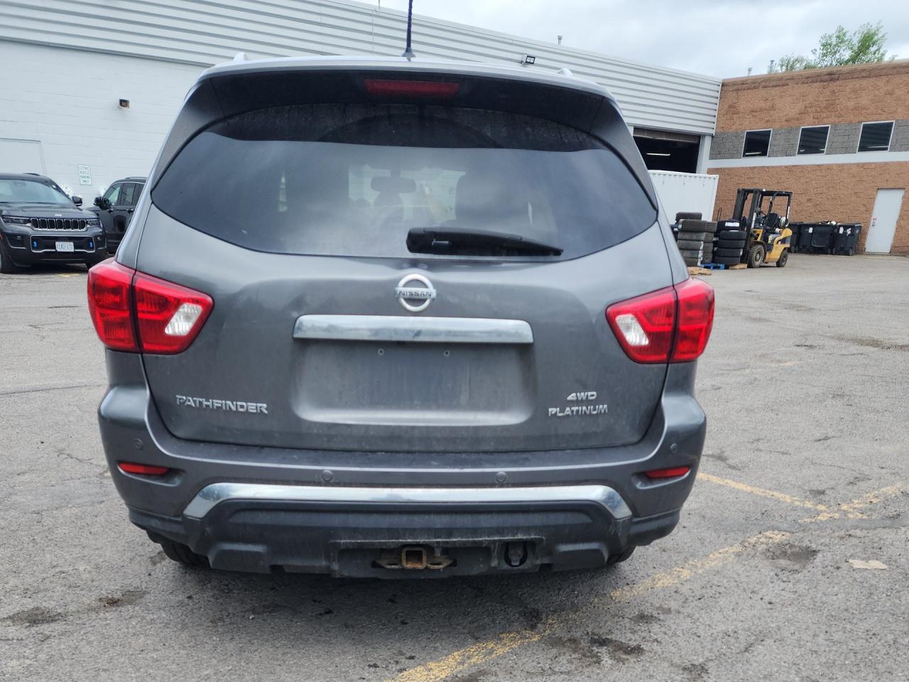 2018 Nissan Pathfinder Platinum 4WD - Photo #3