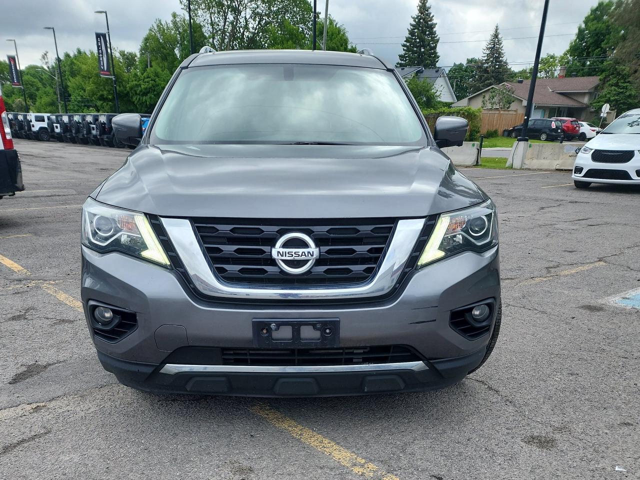 2018 Nissan Pathfinder Platinum 4WD - Photo #5