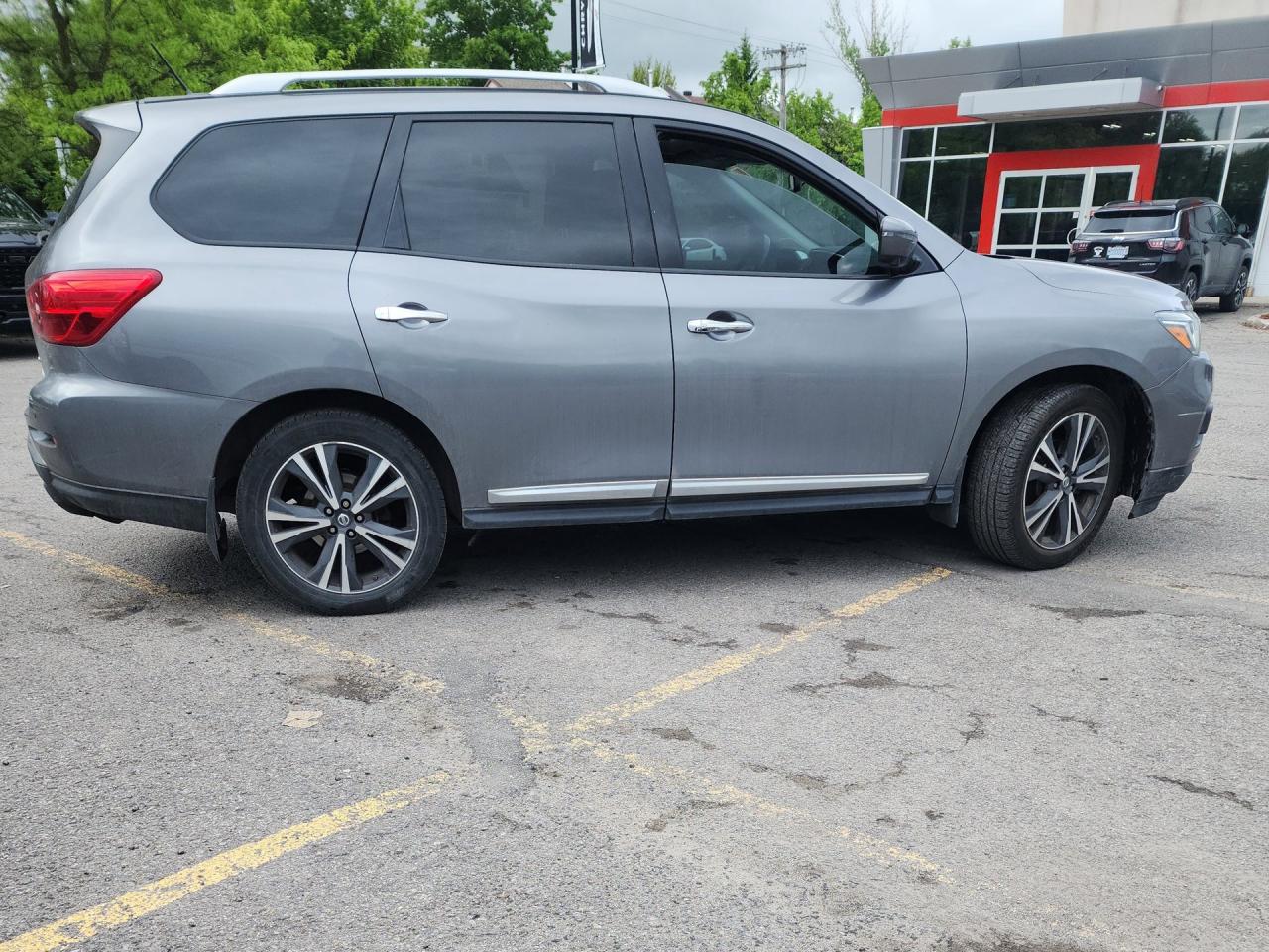 2018 Nissan Pathfinder Platinum 4WD - Photo #4