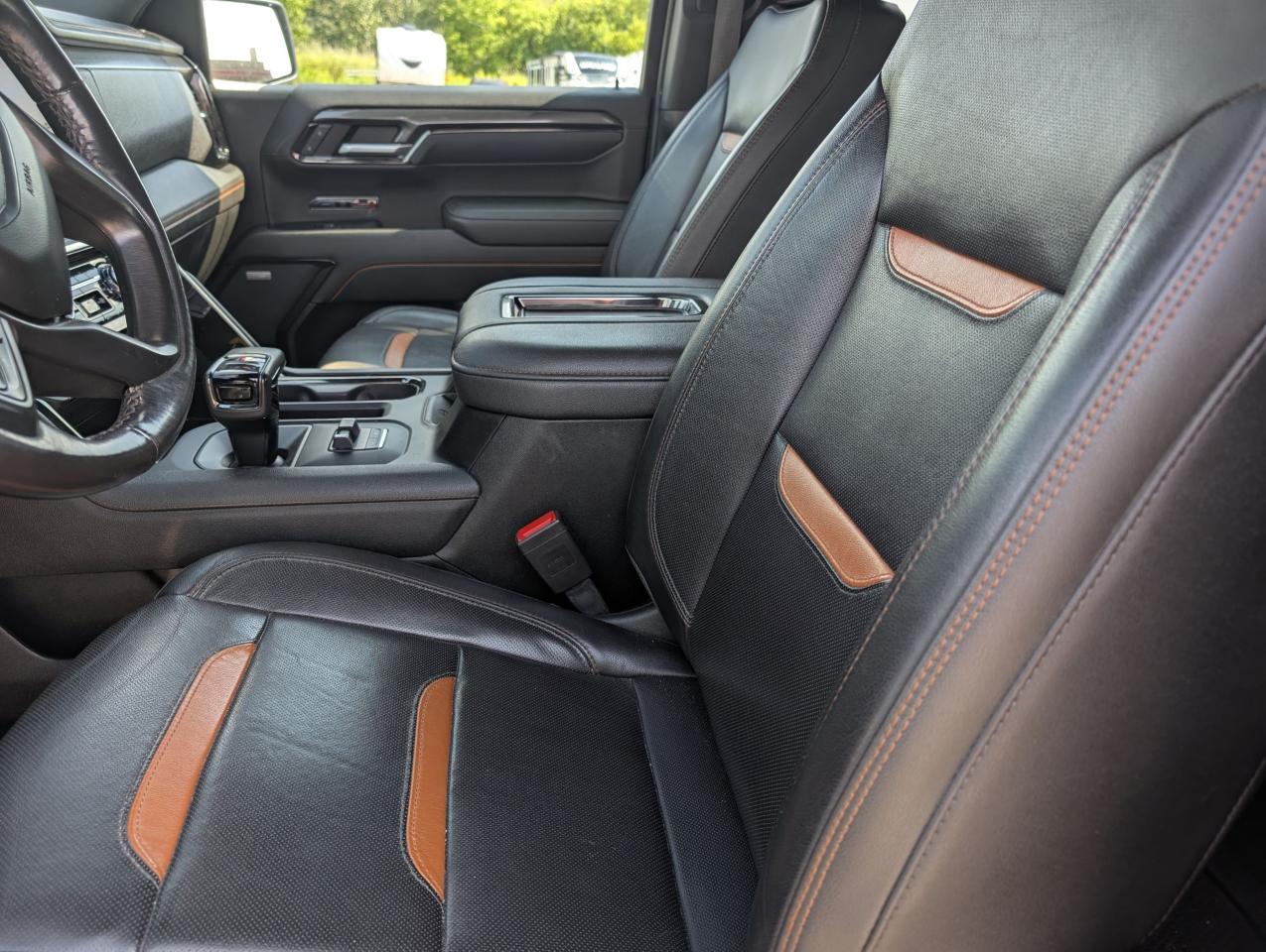 2022 GMC Sierra 1500 AT4 - Photo #5