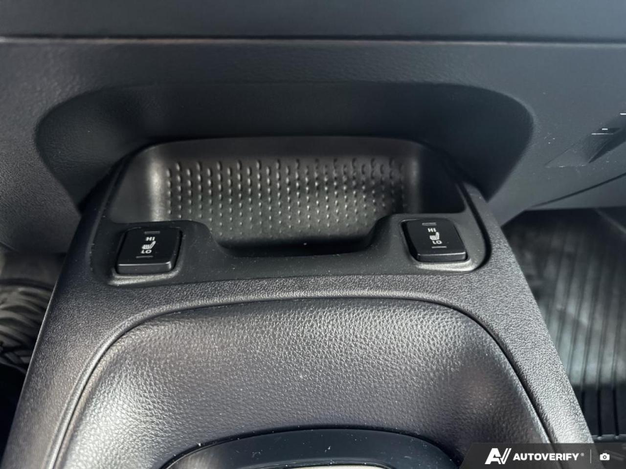 2022 Toyota Corolla SE / NO ACCIDENTS / HTD SEATS / LANE ASSIST / AUTO - Photo #17