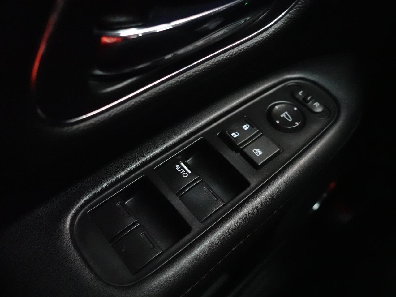 2022 Honda HR-V TOURING | AWD | Nav | Leather | Sunroof | CarPlay