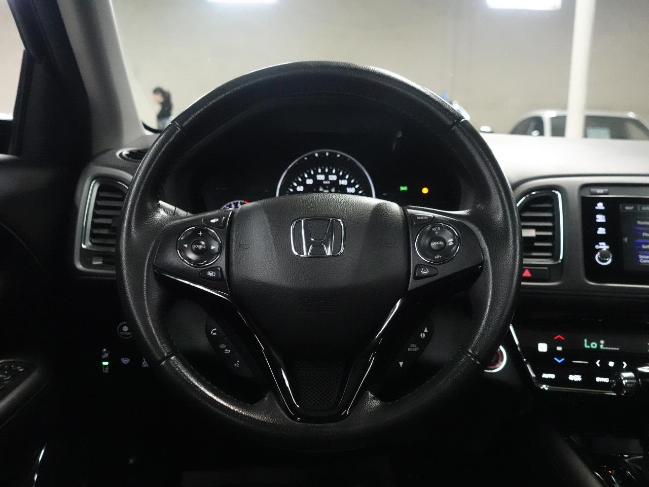 2022 Honda HR-V TOURING | AWD | Nav | Leather | Sunroof | CarPlay