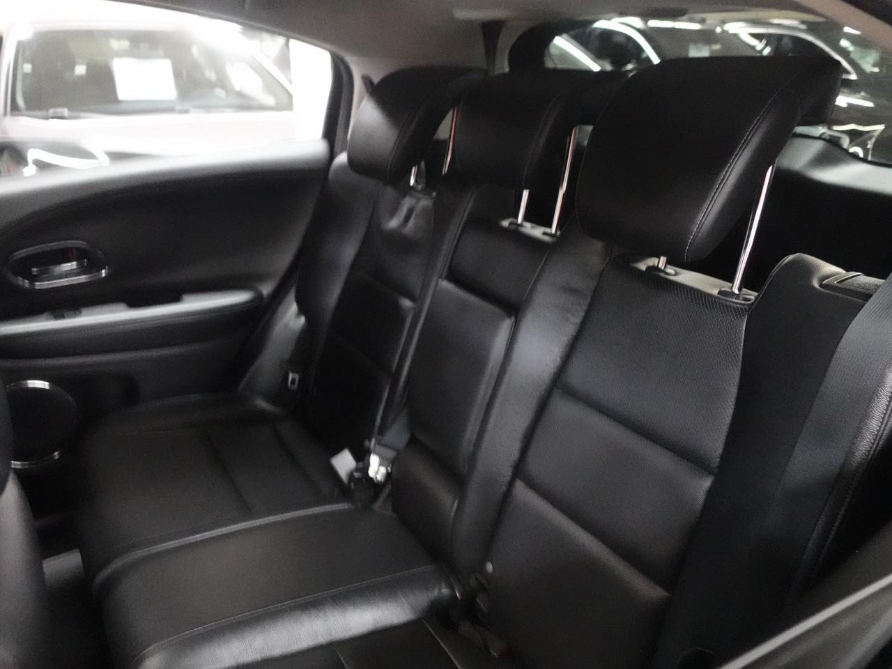 2022 Honda HR-V TOURING | AWD | Nav | Leather | Sunroof | CarPlay