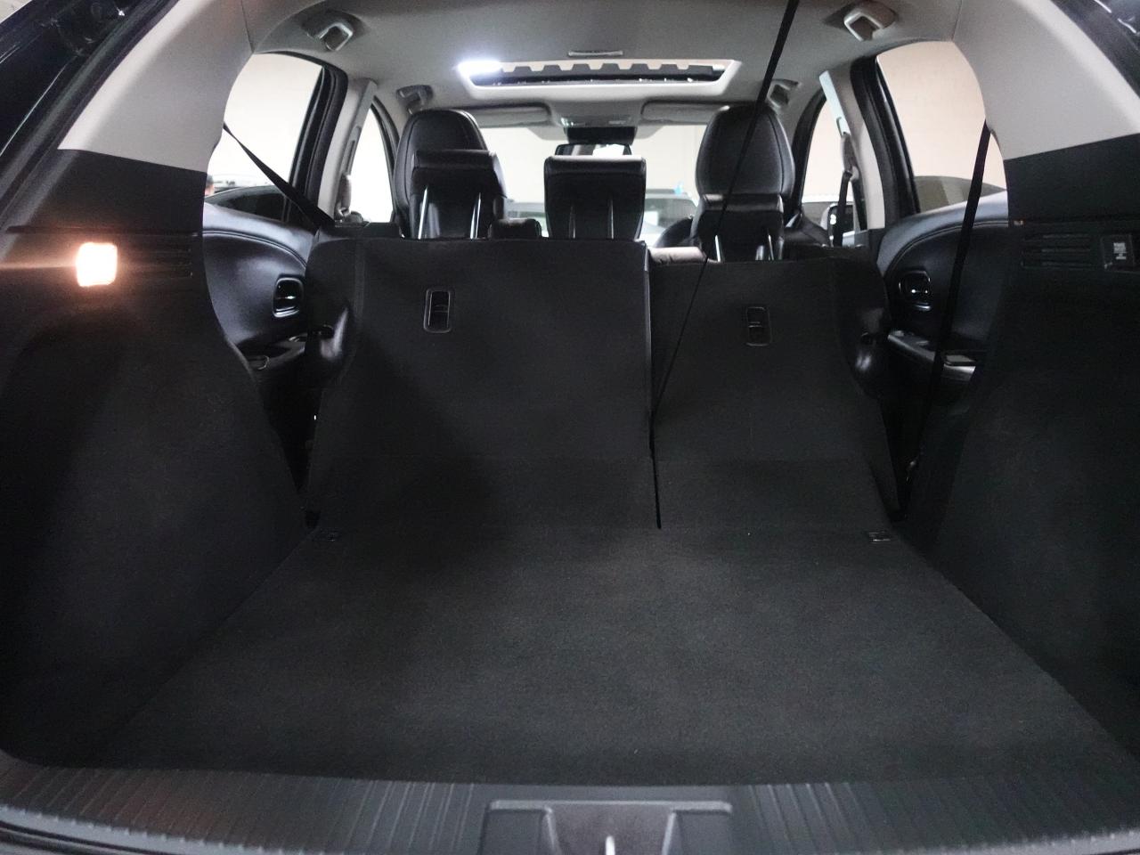 2022 Honda HR-V TOURING | AWD | Nav | Leather | Sunroof | CarPlay