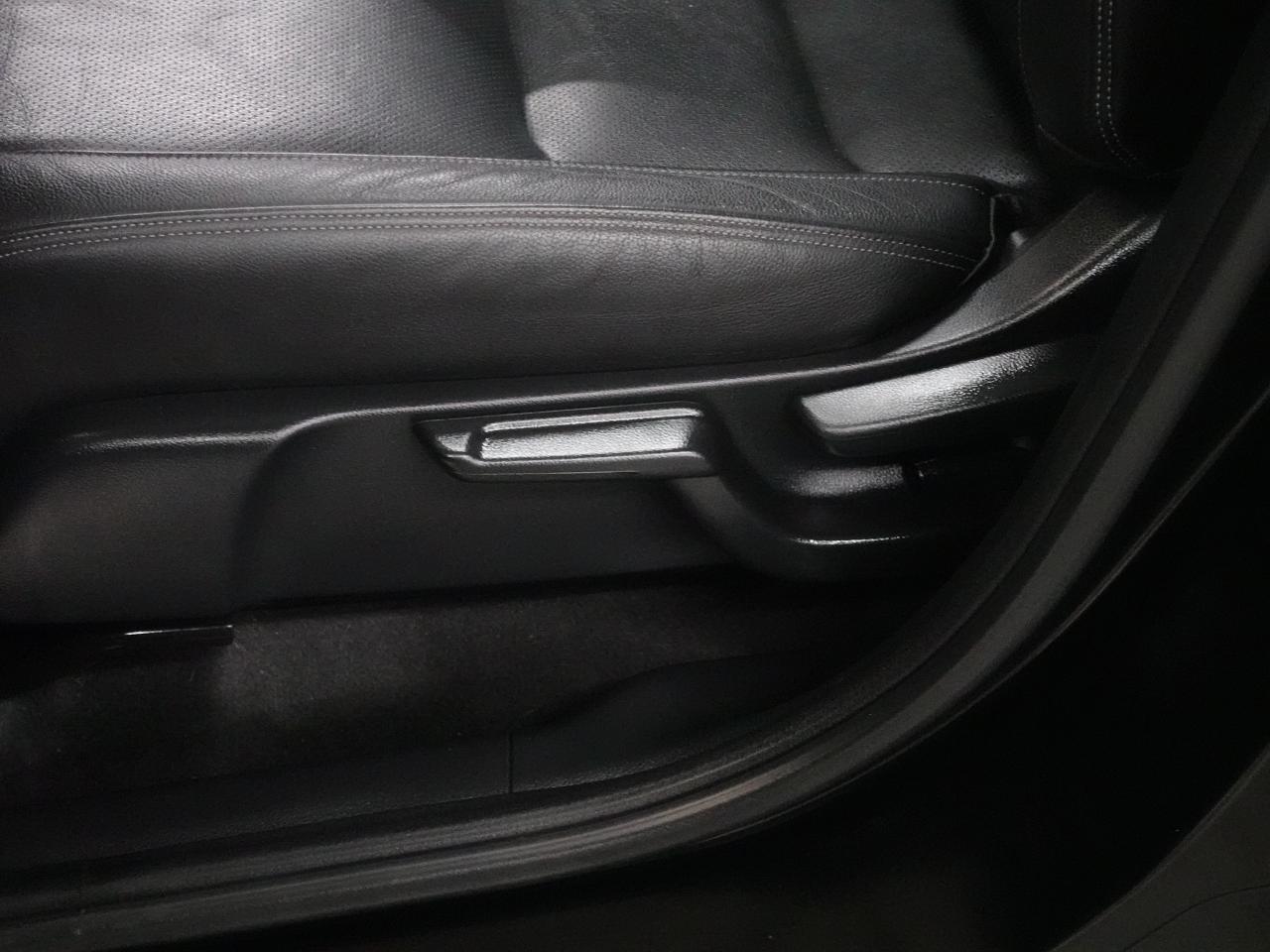 2022 Honda HR-V TOURING | AWD | Nav | Leather | Sunroof | CarPlay
