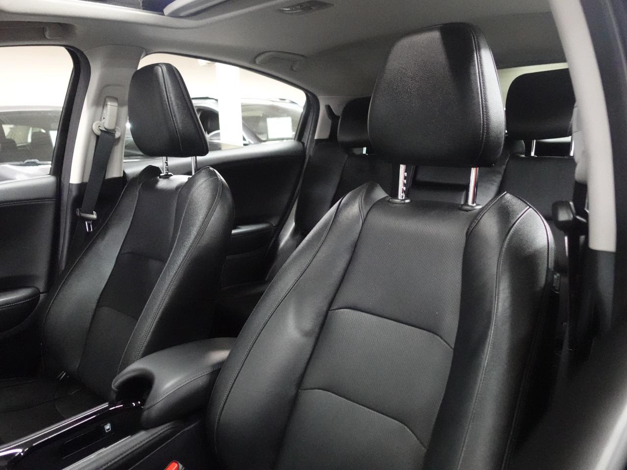 2022 Honda HR-V TOURING | AWD | Nav | Leather | Sunroof | CarPlay