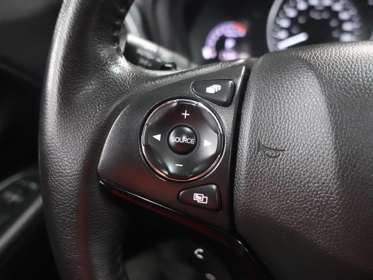 2022 Honda HR-V TOURING | AWD | Nav | Leather | Sunroof | CarPlay