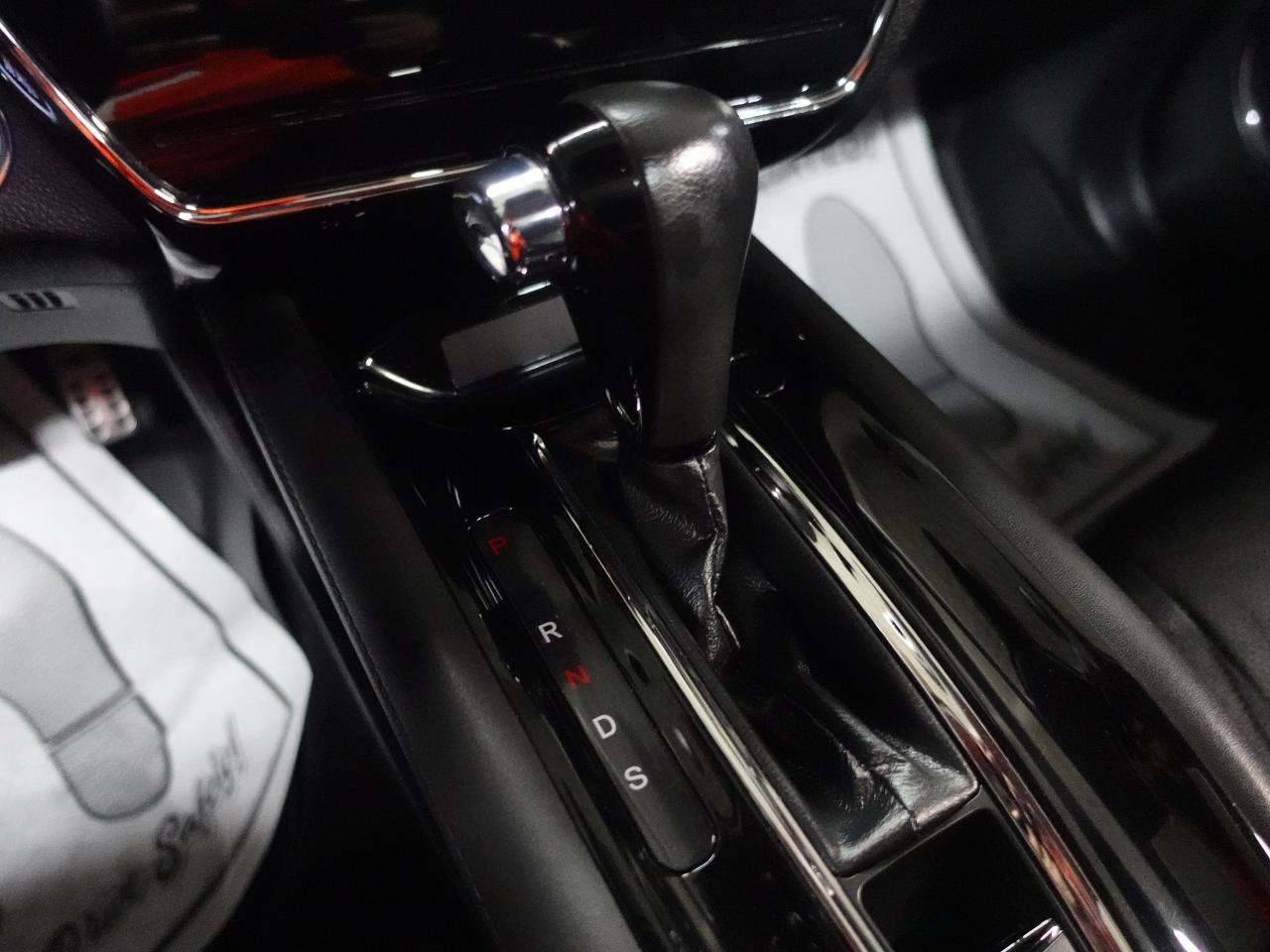 2022 Honda HR-V TOURING | AWD | Nav | Leather | Sunroof | CarPlay