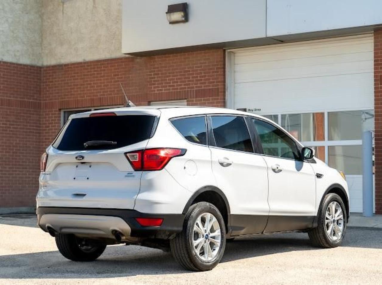 2019 Ford Escape SE - Photo #5