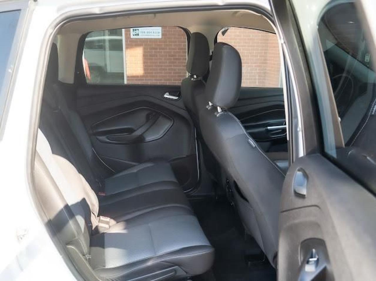 2019 Ford Escape SE - Photo #10