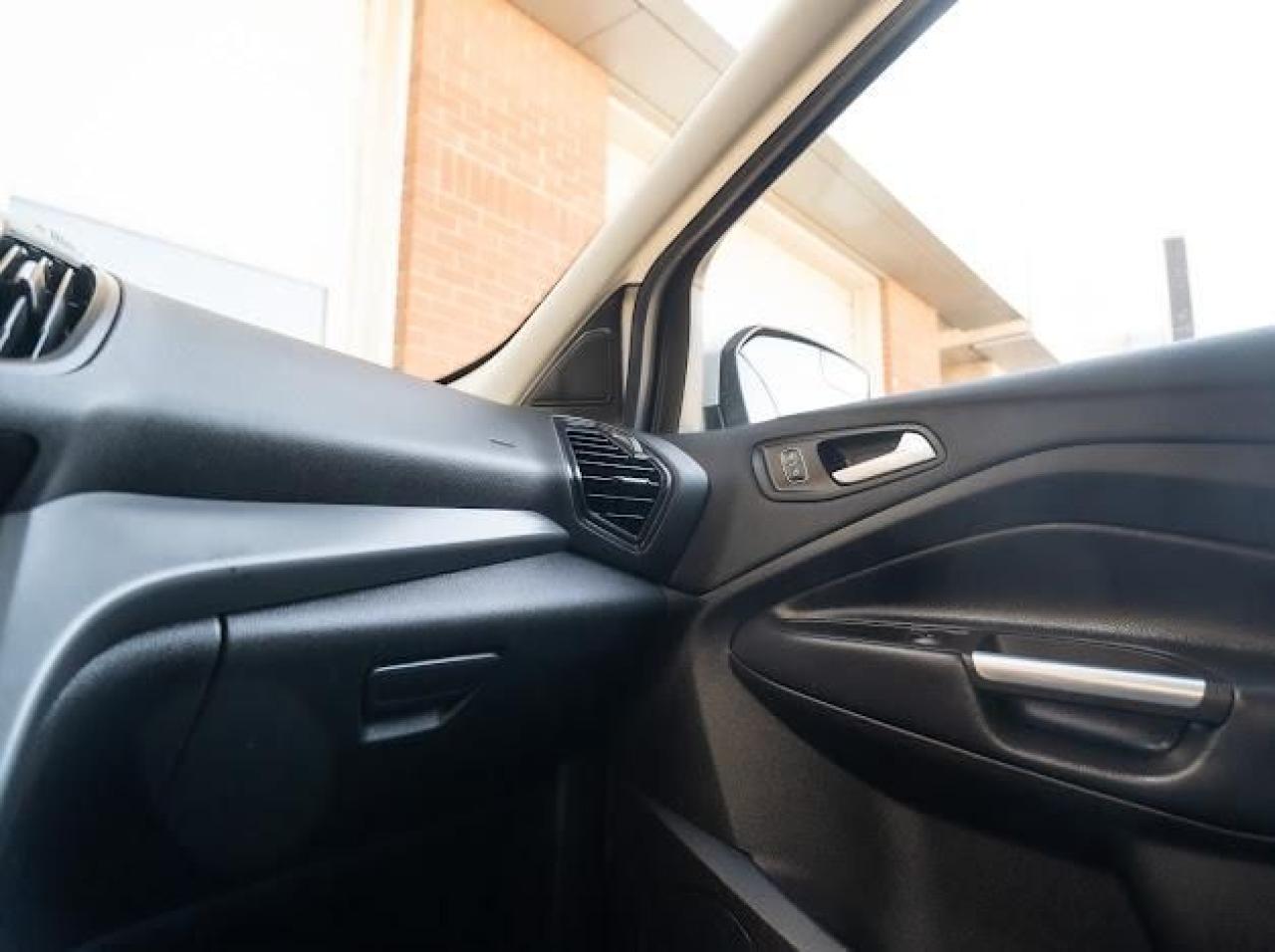 2019 Ford Escape SE - Photo #20