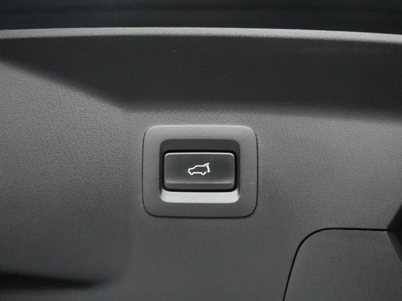 2022 Mazda CX-9 KURO | AWD | Nav | Red Leather | Sunroof | CarPlay