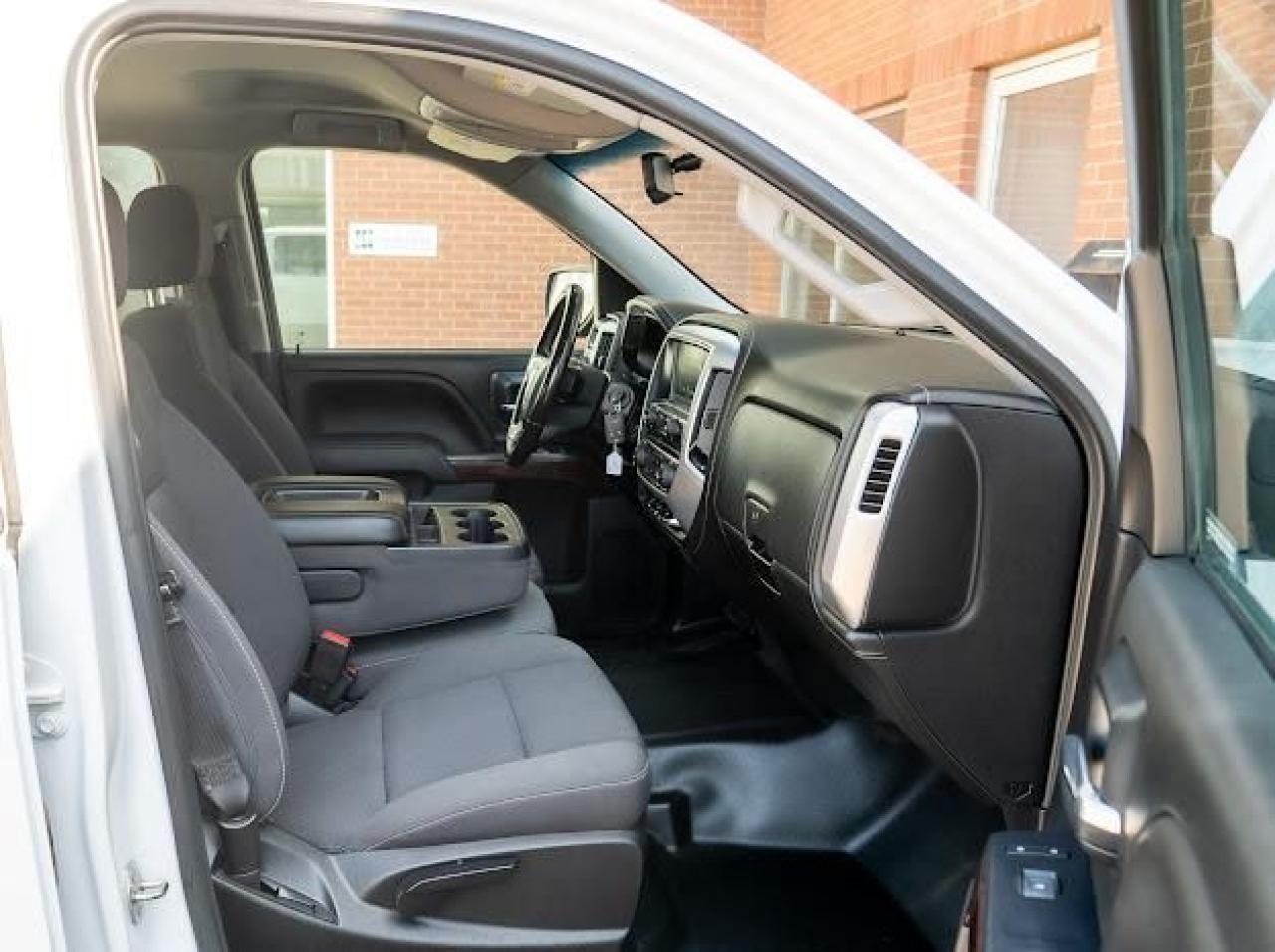 2018 GMC Sierra 1500 SLE - Photo #9