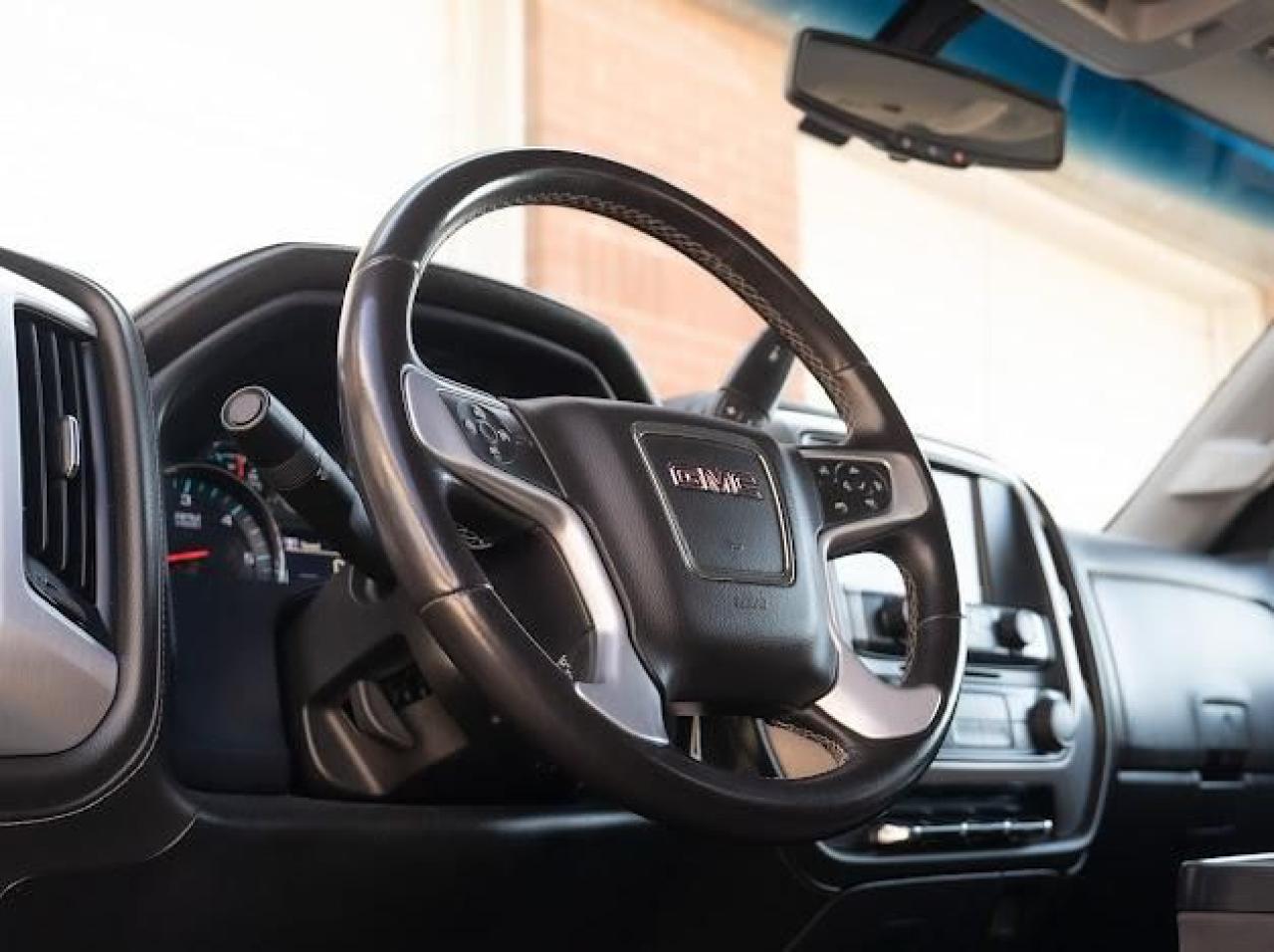2018 GMC Sierra 1500 SLE - Photo #13