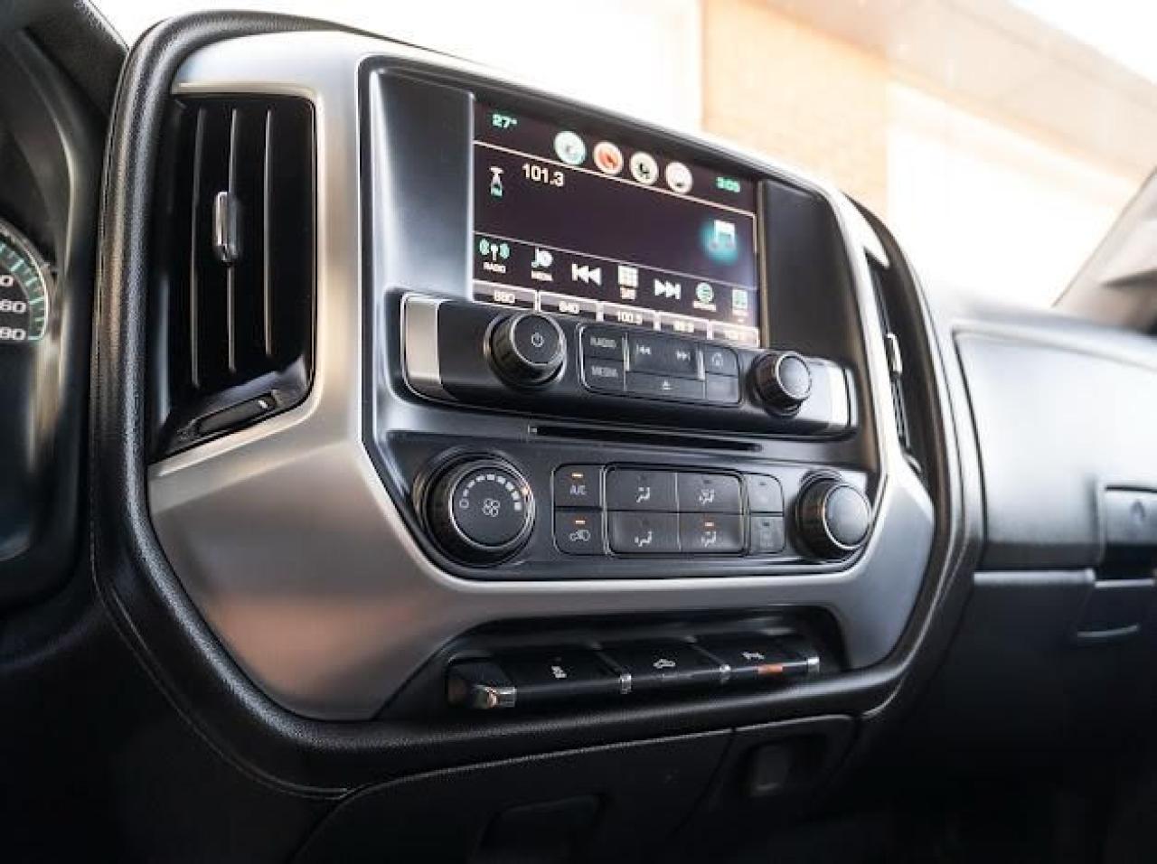 2018 GMC Sierra 1500 SLE - Photo #19
