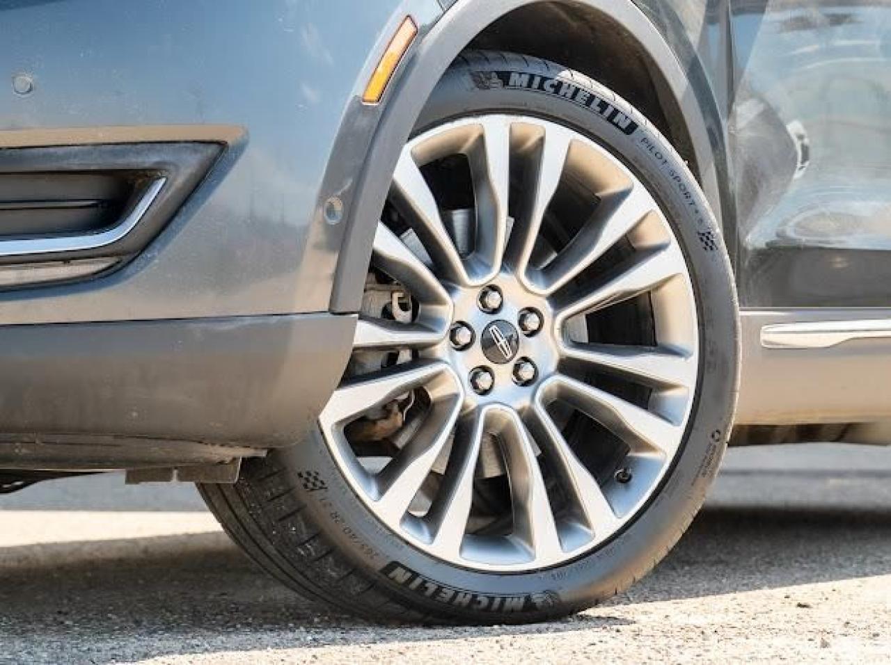 2018 Lincoln MKX Reserve - Photo #6