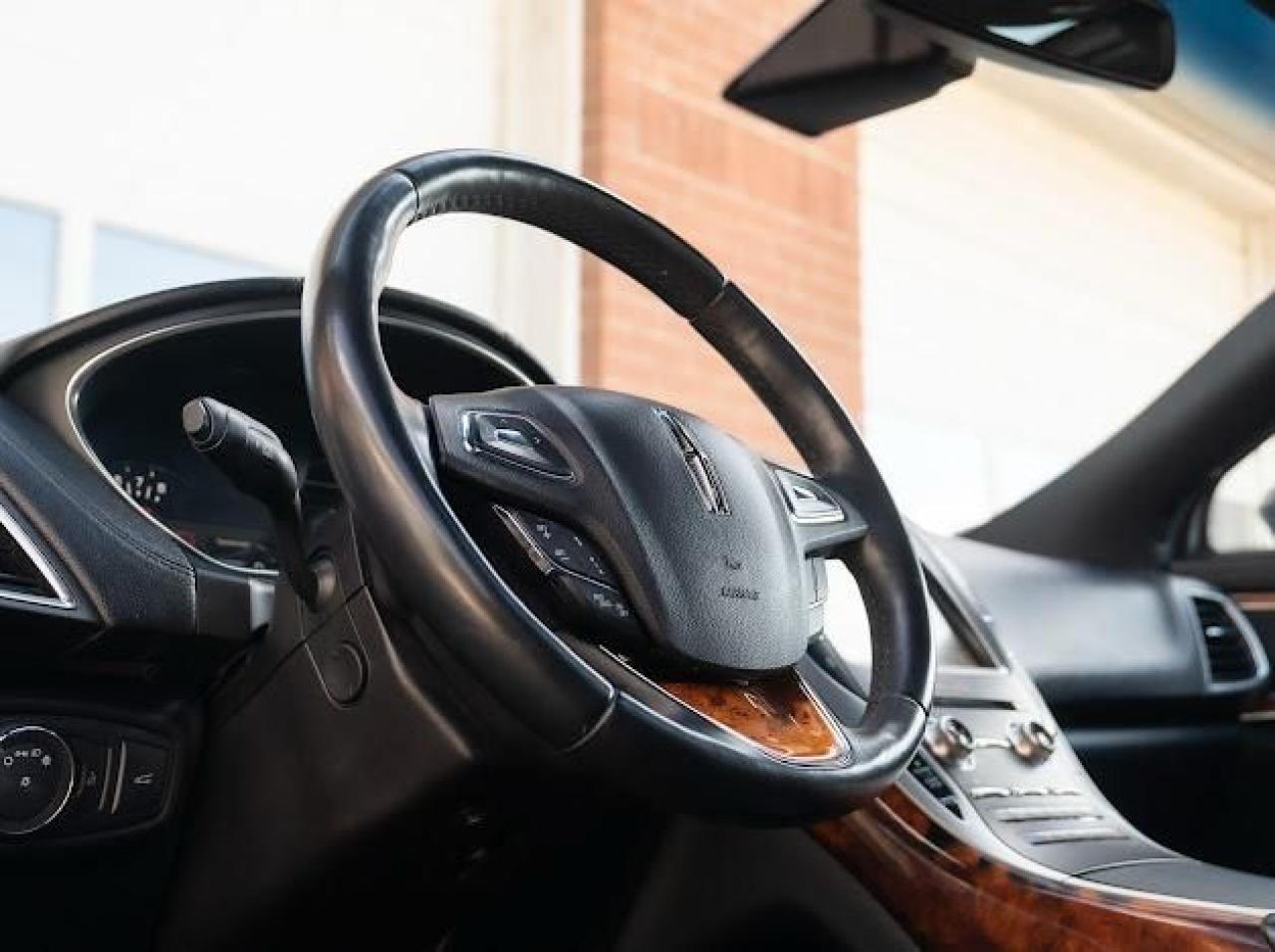 2018 Lincoln MKX Reserve - Photo #17