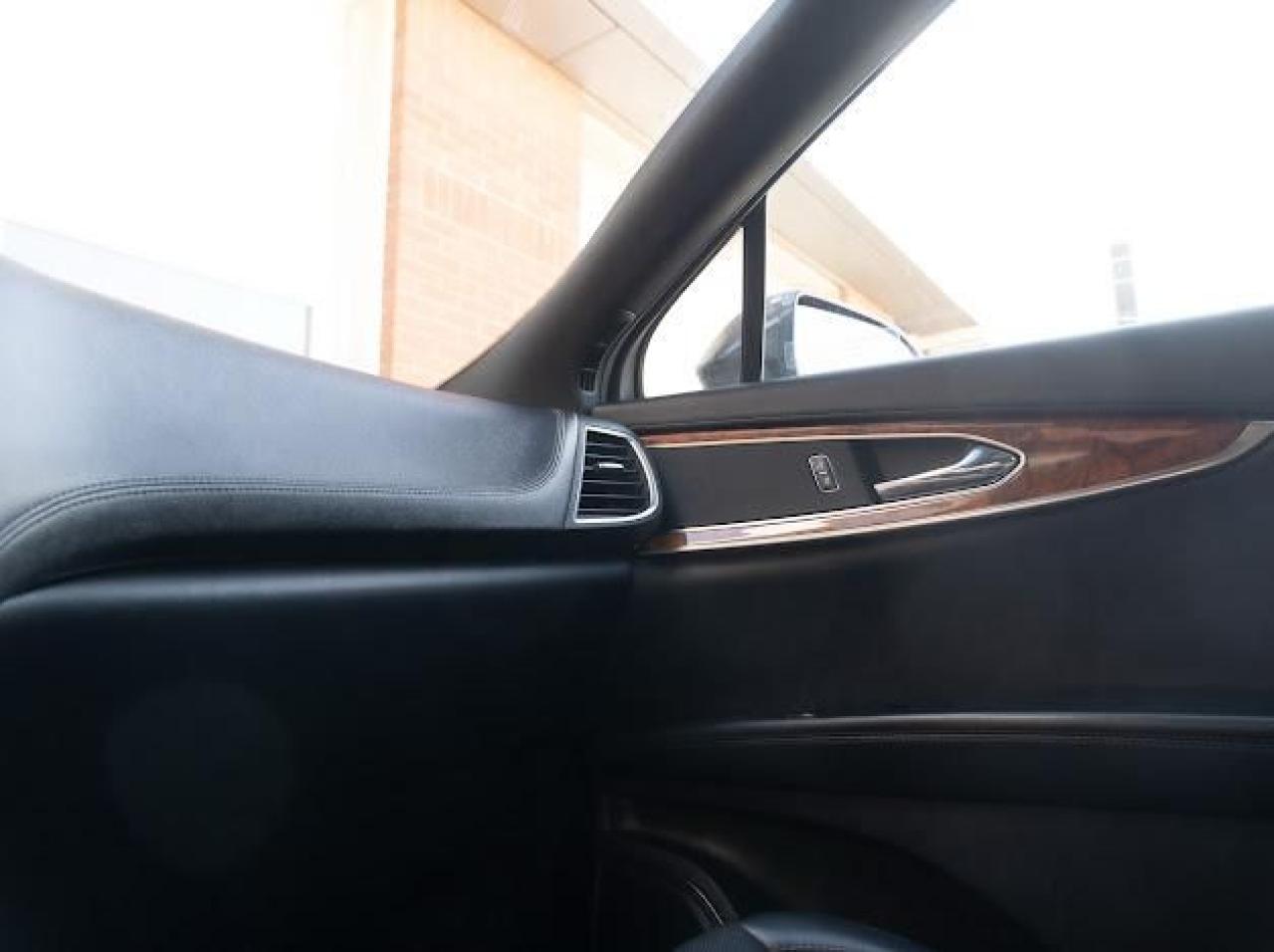 2018 Lincoln MKX Reserve - Photo #22