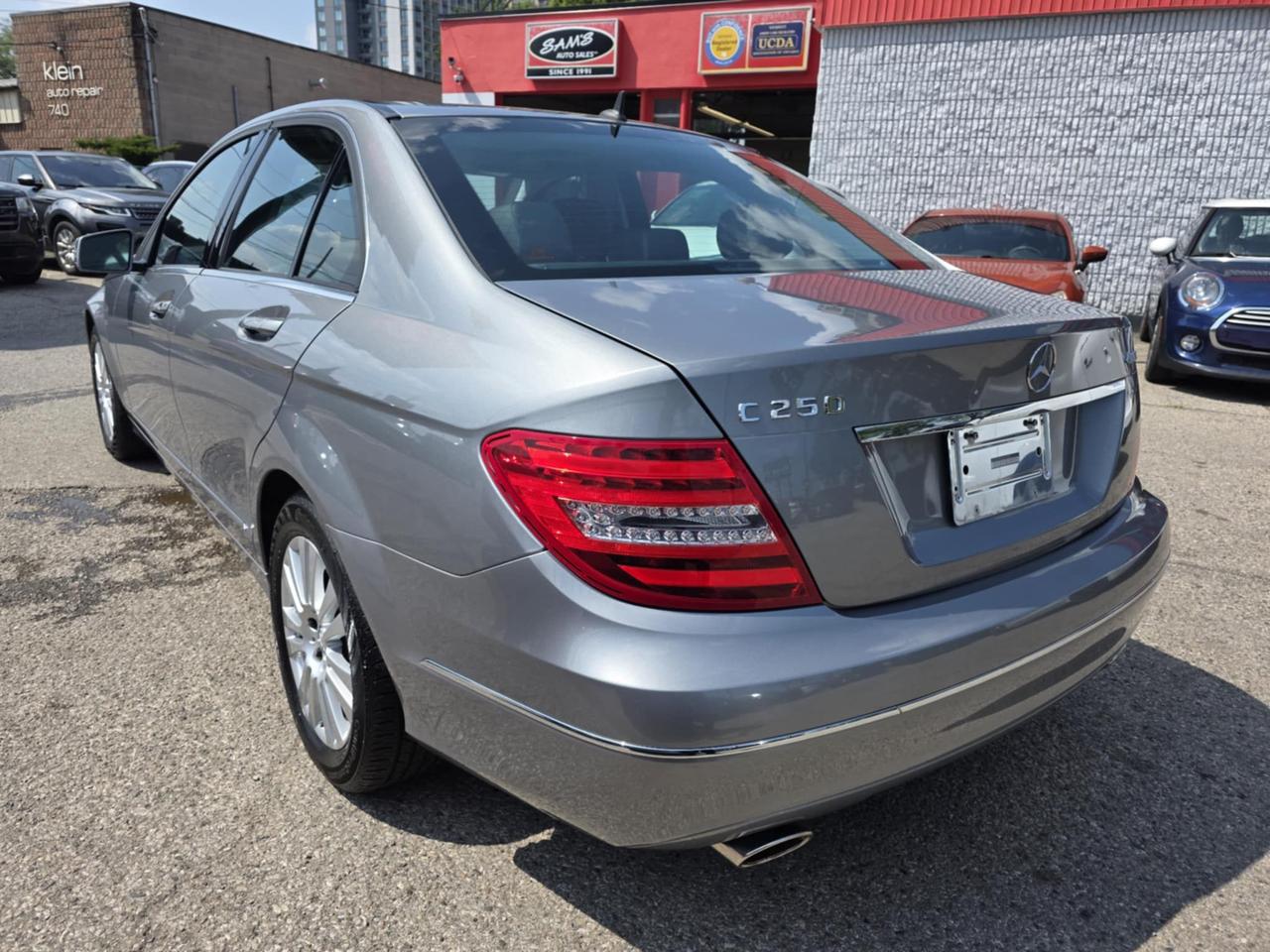 2012 Mercedes-Benz C-Class C250 4MATIC Photo