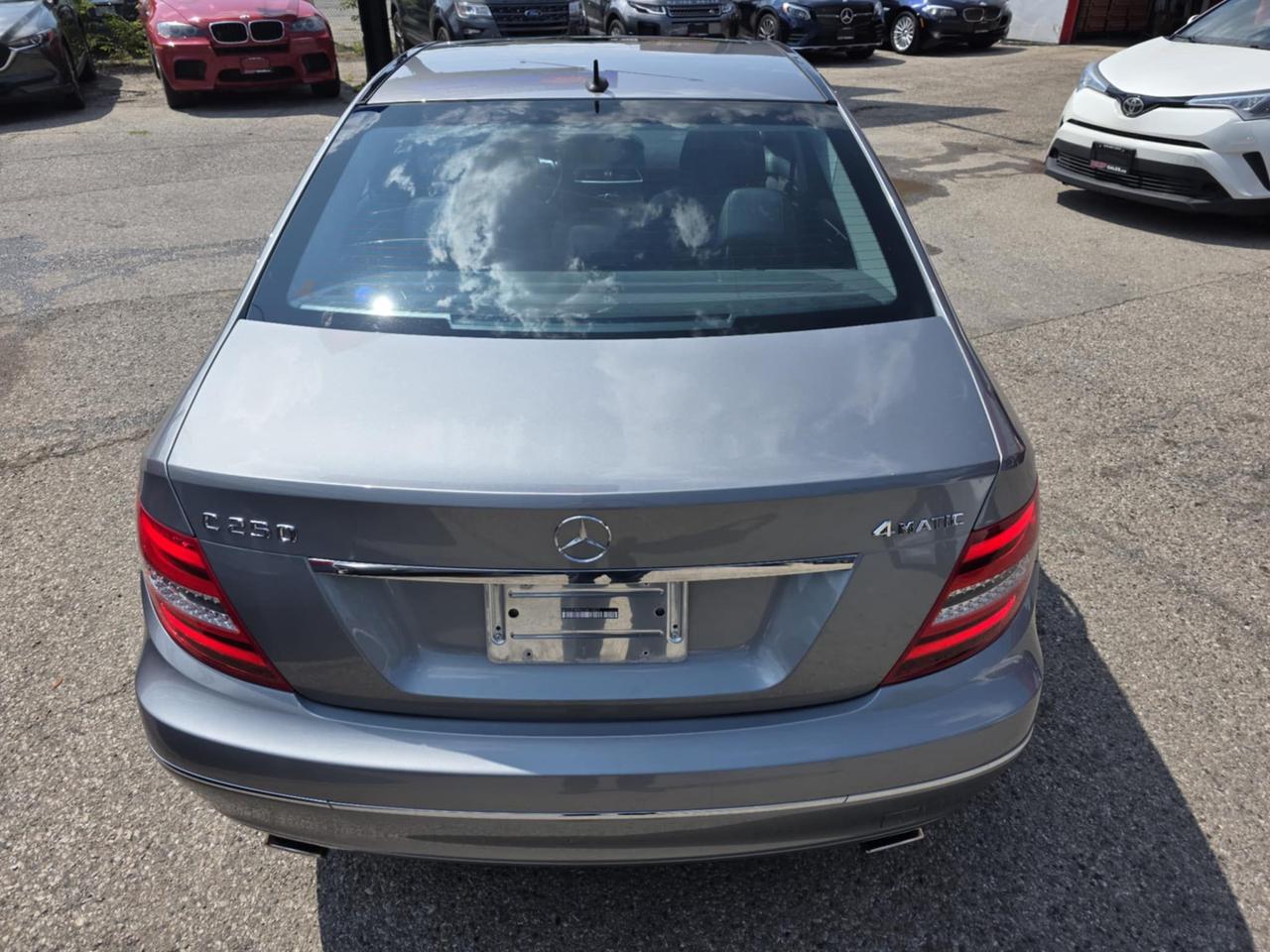 2012 Mercedes-Benz C-Class C250 4MATIC Photo4