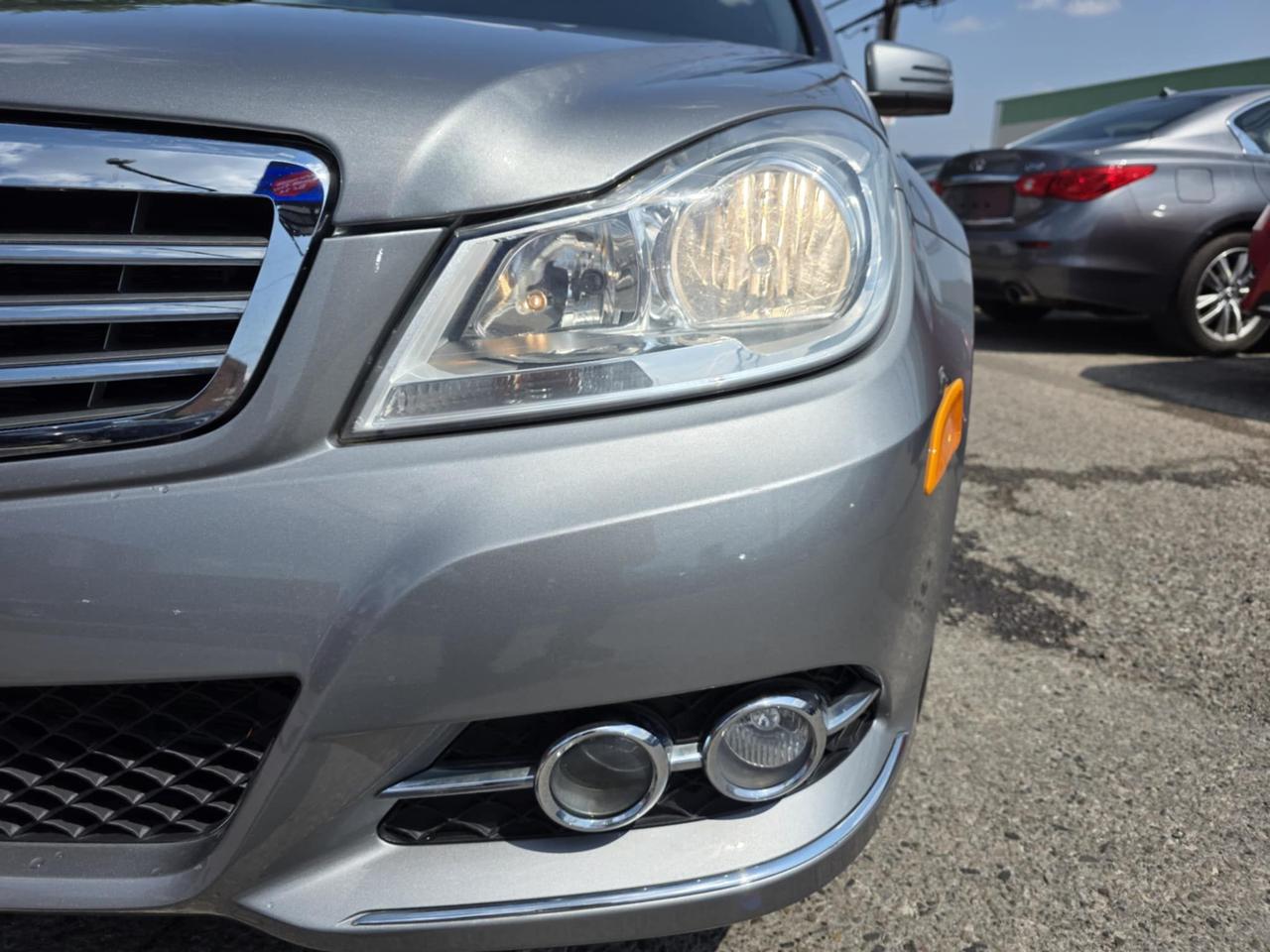 2012 Mercedes-Benz C-Class C250 4MATIC Photo