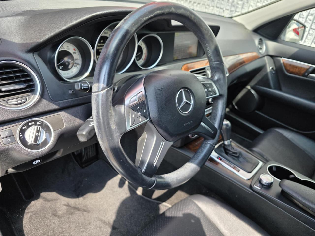 2012 Mercedes-Benz C-Class C250 4MATIC Photo