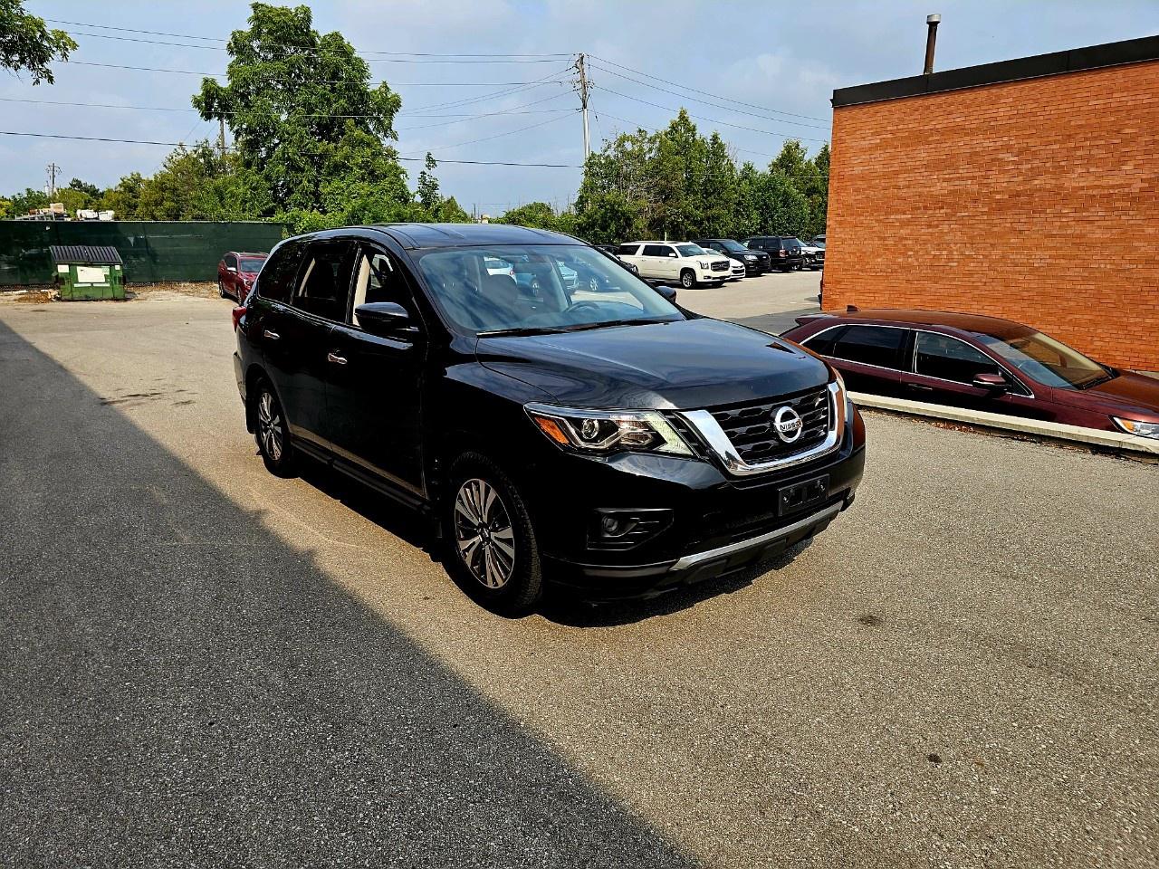 2017 Nissan Pathfinder 2WD 4DR S Photo2