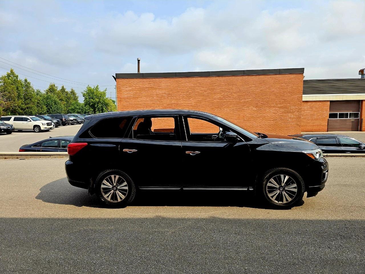 2017 Nissan Pathfinder 2WD 4DR S Photo3
