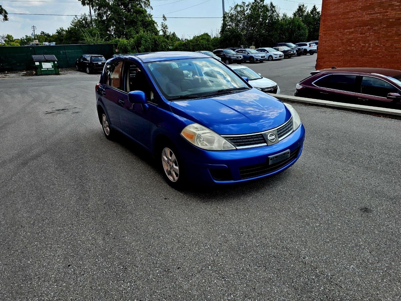 2008 Nissan Versa 5dr HB I4 CVT 1.8 SL - Photo #3