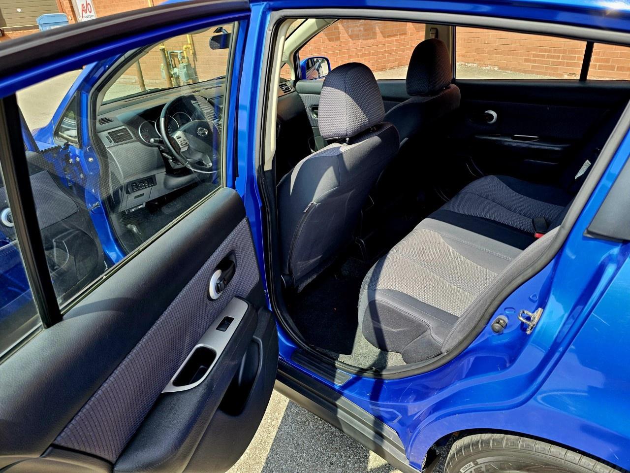2008 Nissan Versa 5dr HB I4 CVT 1.8 SL - Photo #12