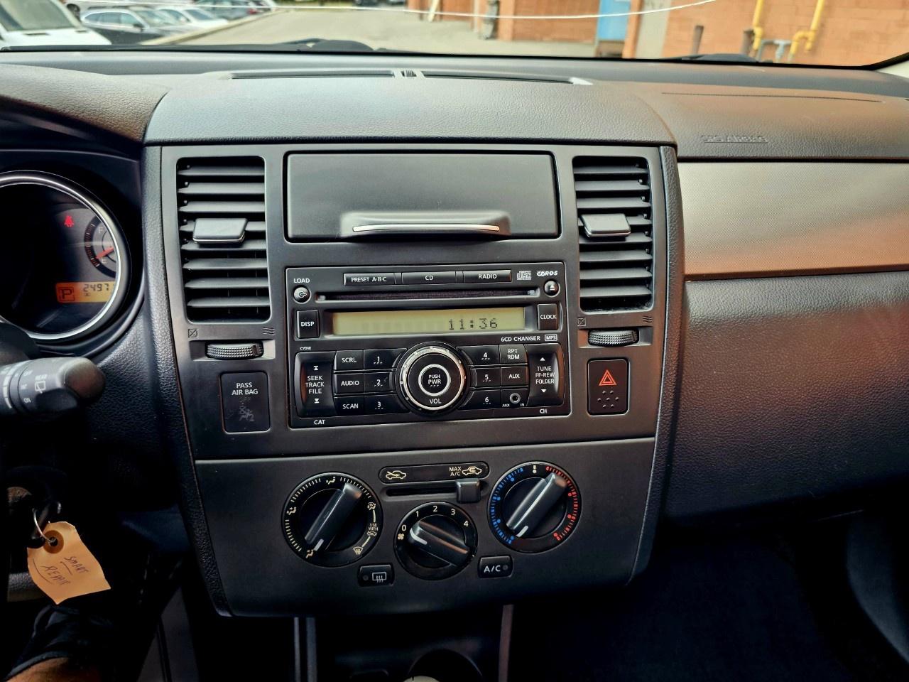 2008 Nissan Versa 5dr HB I4 CVT 1.8 SL - Photo #14
