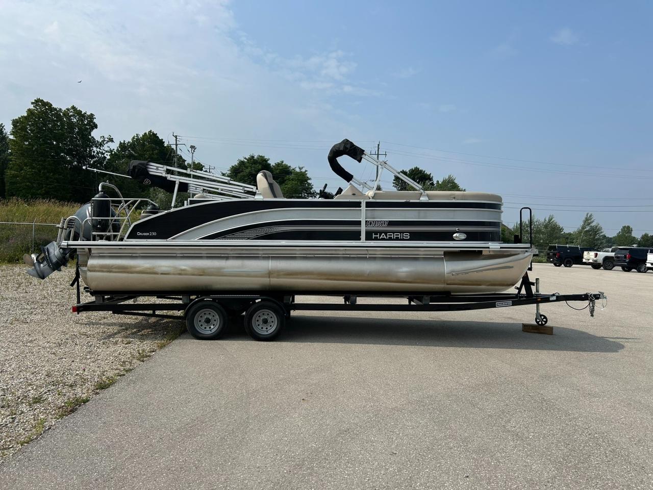 2021 Harris Cruiser 230 Pontoon Mercury 150 Outboard Tritoon | One Owner | Only 110 Hours! Photo2