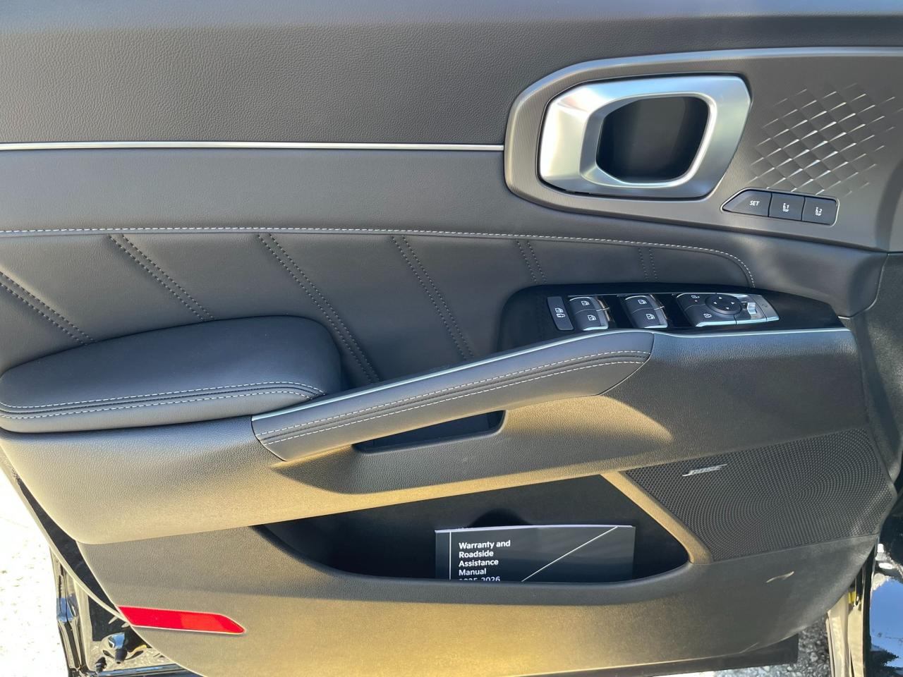 2026 Kia Sorento Plug-In Hybrid SX Photo