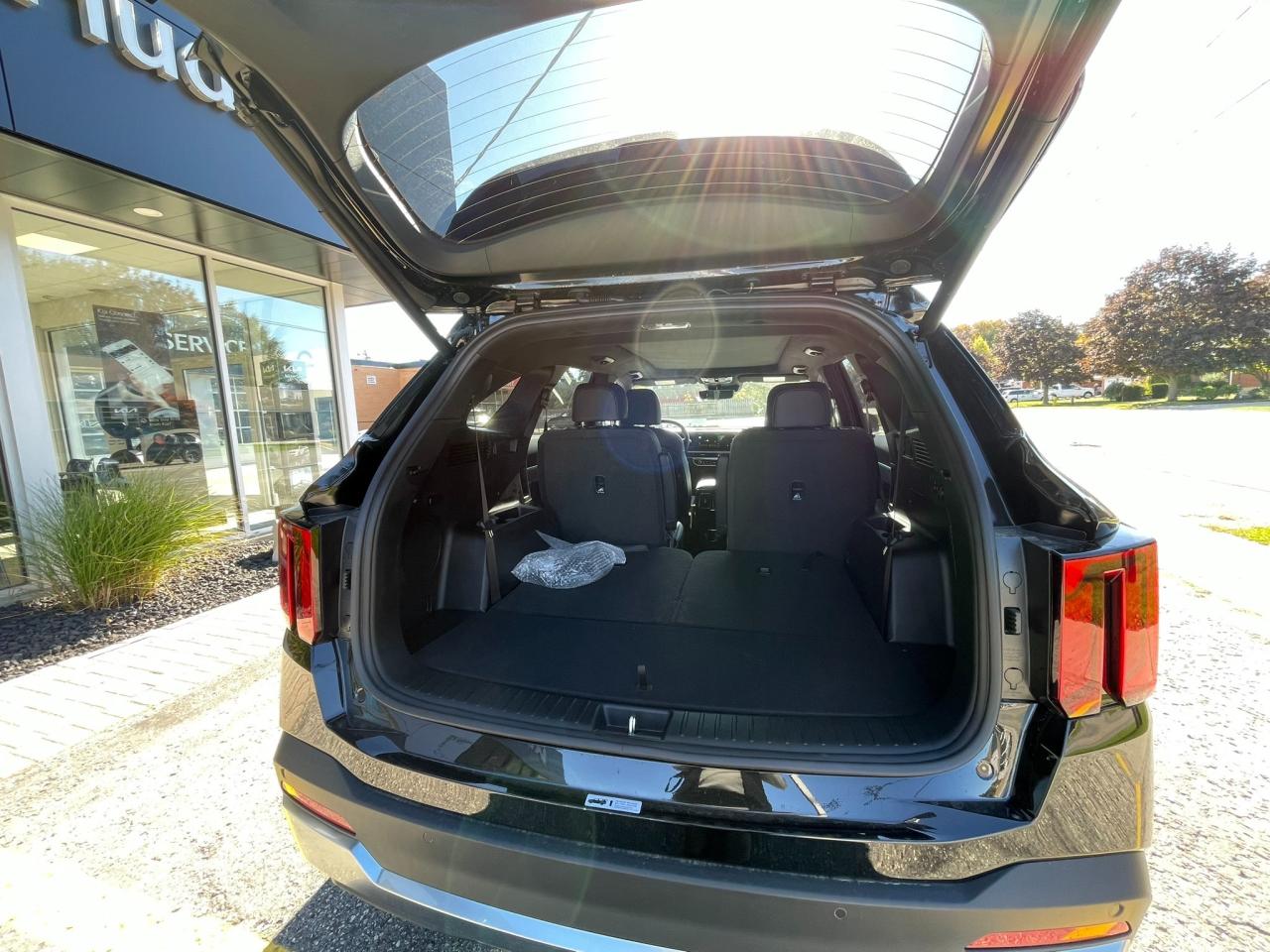 2026 Kia Sorento Plug-In Hybrid SX Photo