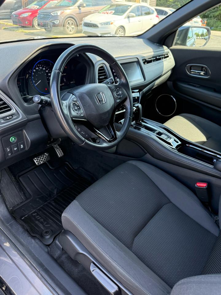 2019 Honda HR-V Sport Photo9