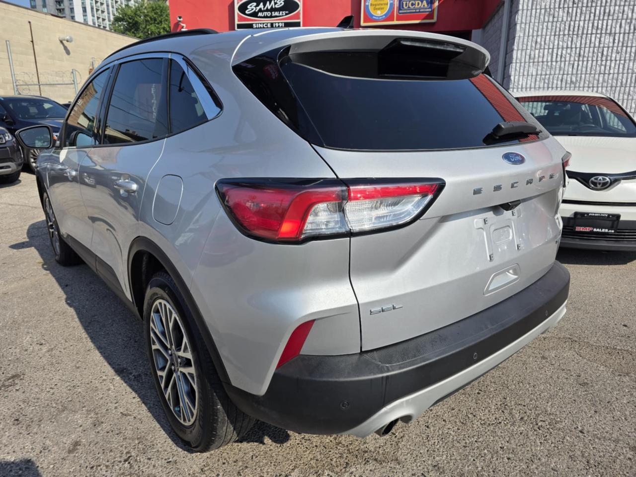 2020 Ford Escape SEL AWD Photo3