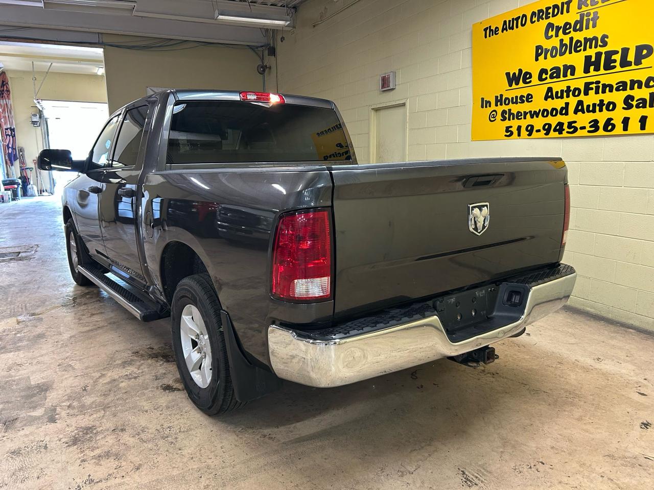 2018 RAM 1500 ST Photo3