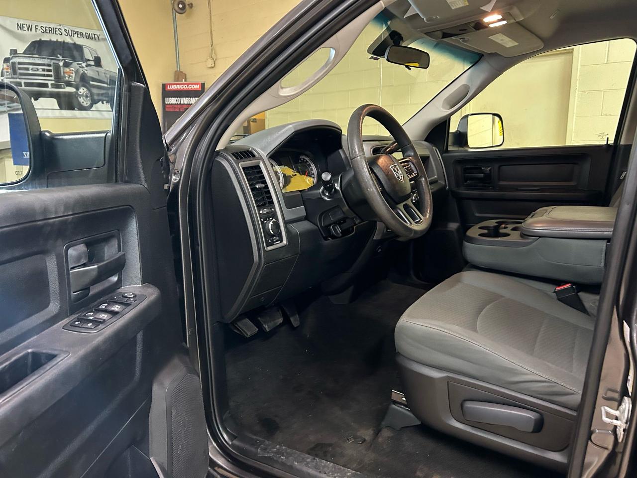 2018 RAM 1500 ST - Photo #8