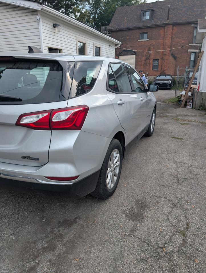 2018 Chevrolet Equinox LS Photo4