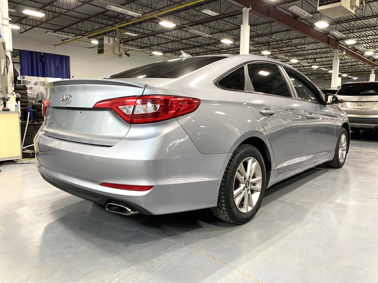 2016 Hyundai Sonata 2.4L GL Photo2