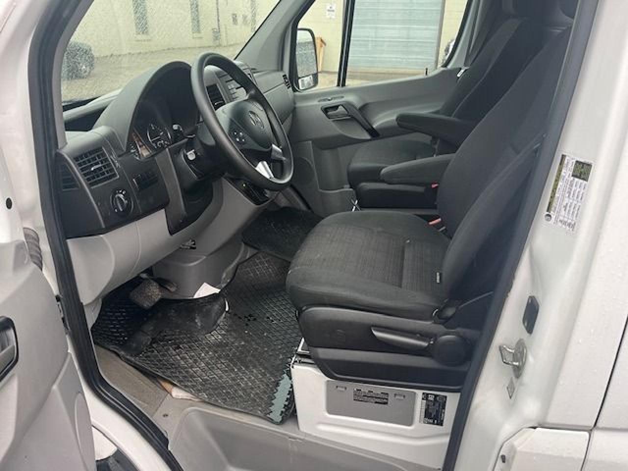 2017 Mercedes-Benz Sprinter 2500 V6 144' - Photo #8