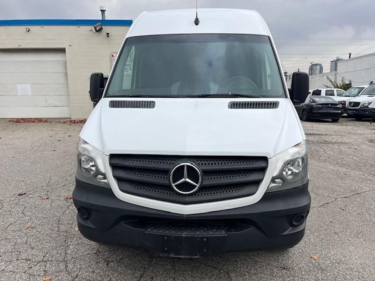 2017 Mercedes-Benz Sprinter 2500 V6 144' - Photo #9