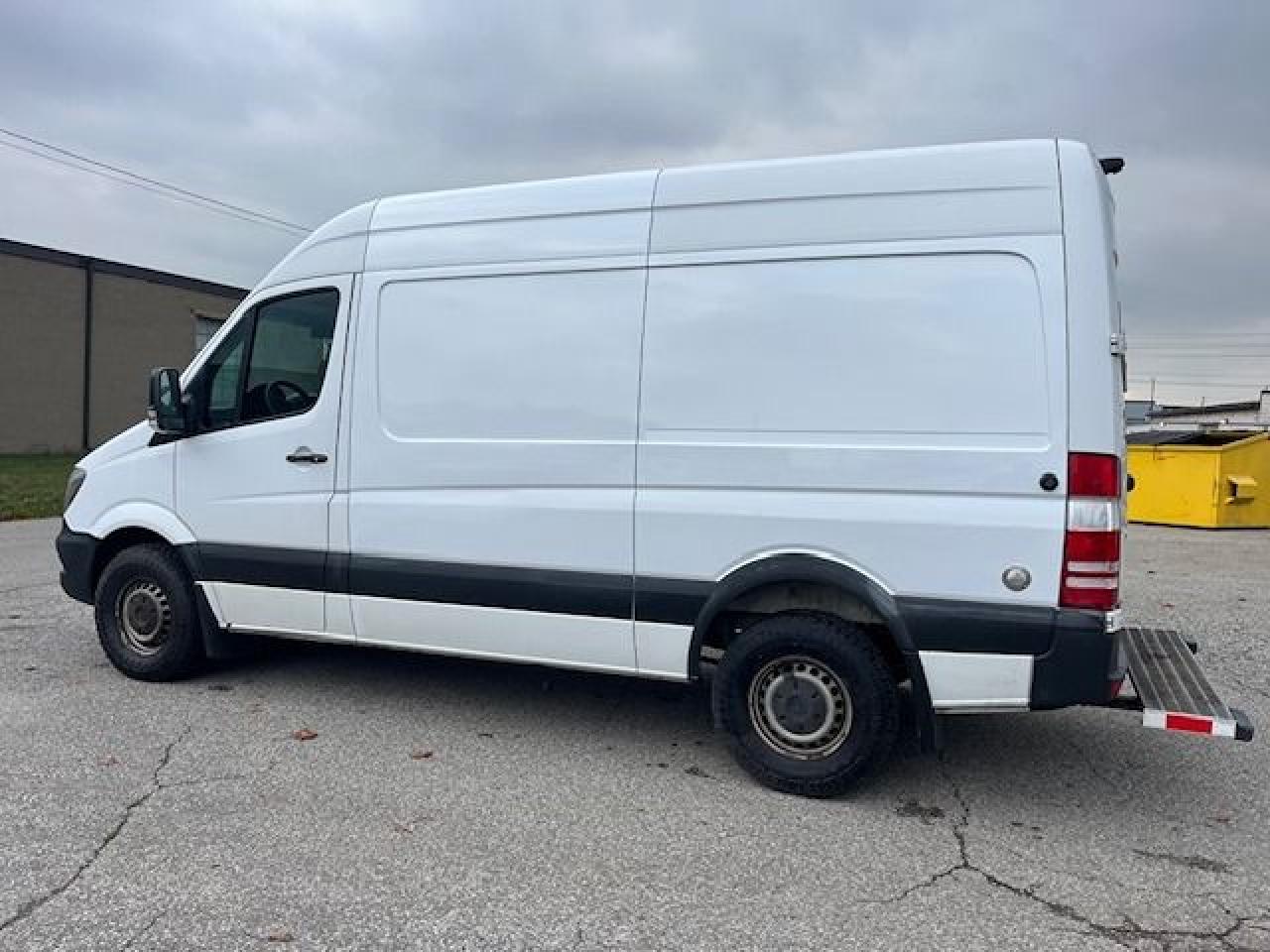 2017 Mercedes-Benz Sprinter 2500 V6 144' - Photo #4