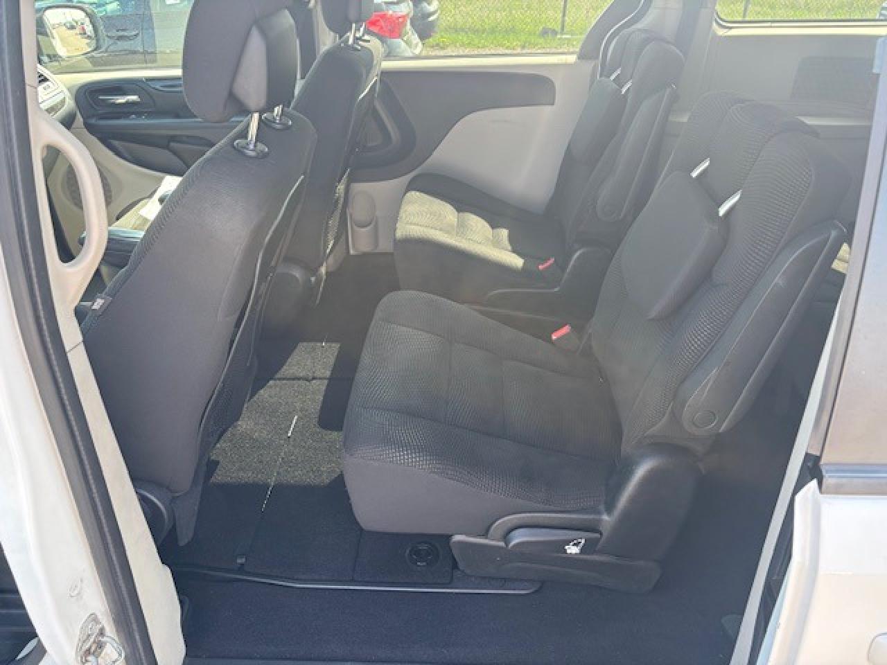 2020 Dodge Grand Caravan SXT - Photo #8