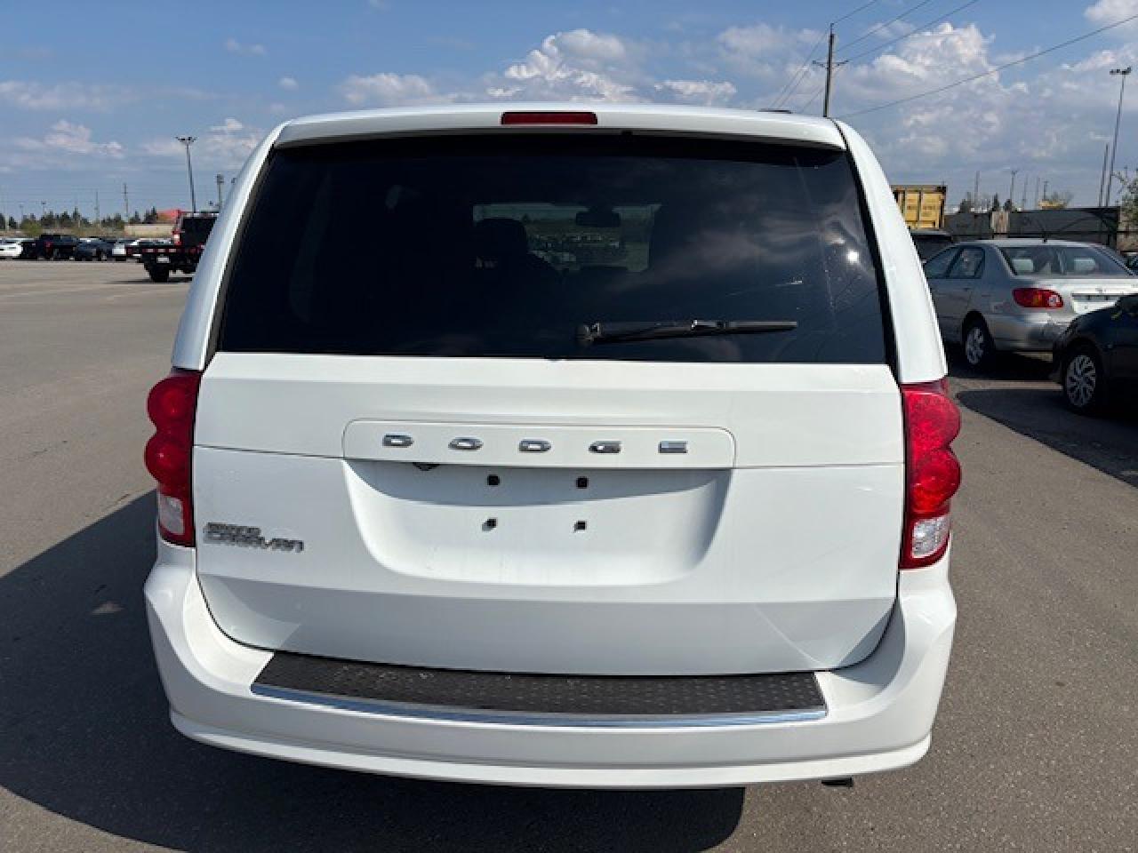 2020 Dodge Grand Caravan SXT - Photo #4