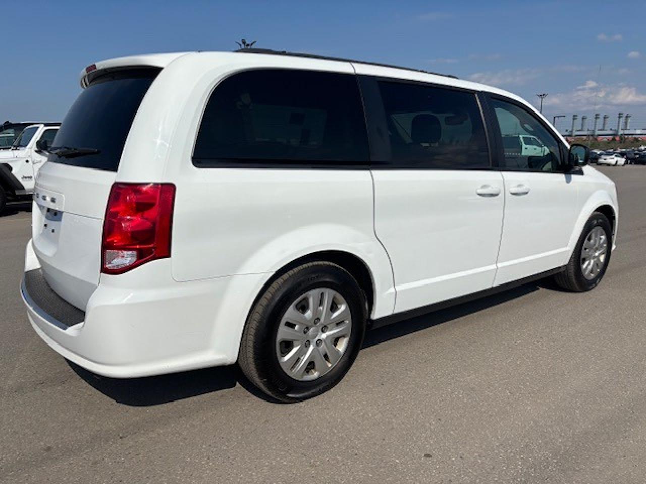2020 Dodge Grand Caravan SXT - Photo #3