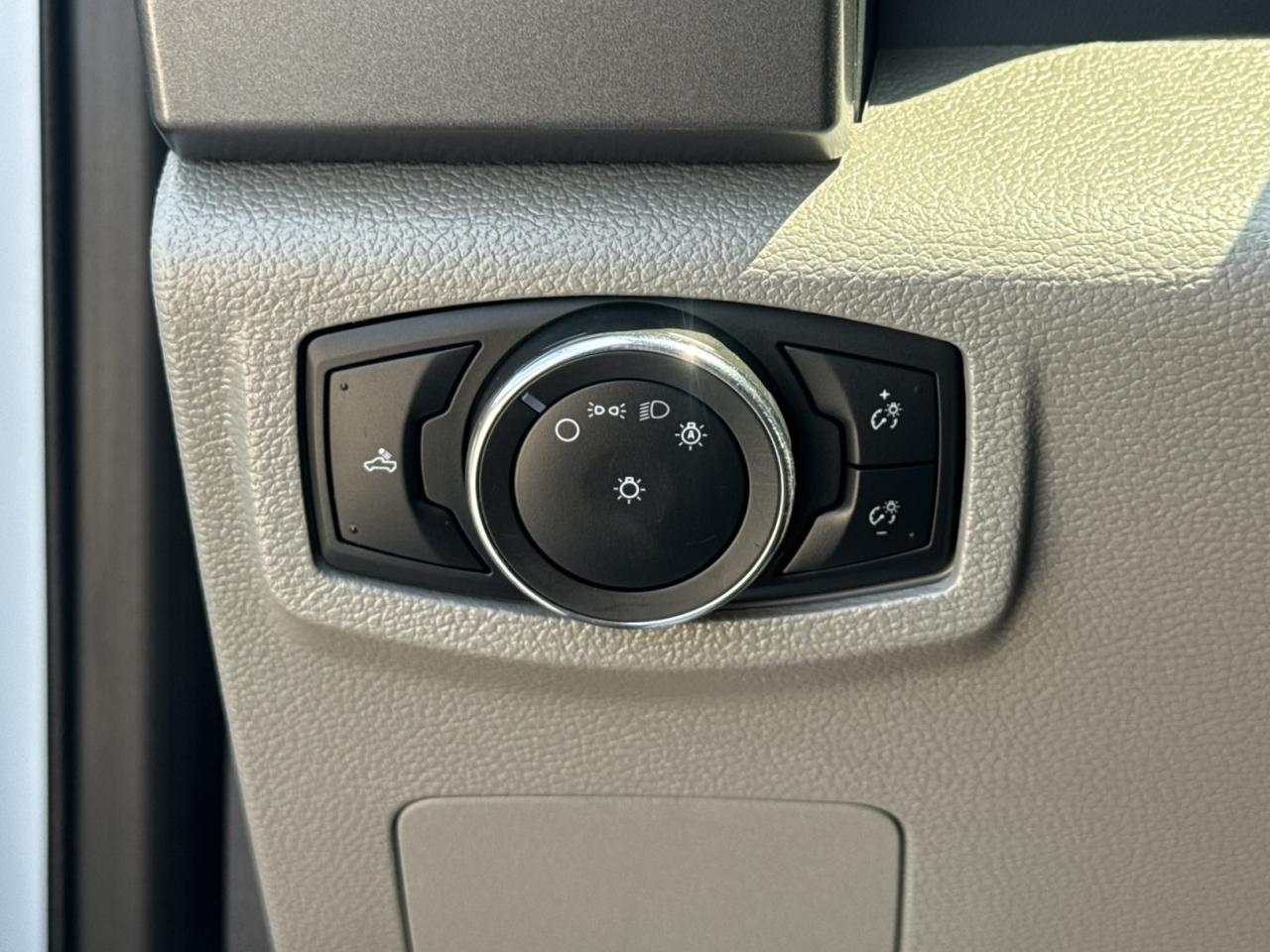 2022 Ford SUPER DUTY F-250 SRW XLT Photo